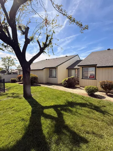 Exterior - 400 W Forest Ave, Coalinga, CA 93210 photo 3 of 5
