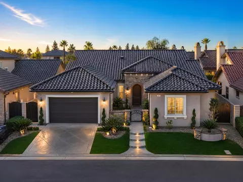 1863 E Calle Verde Way, Fresno, CA 93730