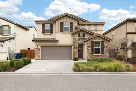 3579 Taylor Ln, Clovis, CA 93619