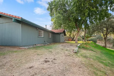 Exterior - 38570 Rustic Ln, Yokuts Valley, CA 93657 photo 12 of 20