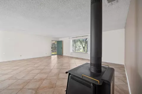 Living - 38570 Rustic Ln, Yokuts Valley, CA 93657 photo 7 of 8