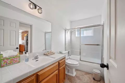 Bath - 38570 Rustic Ln, Yokuts Valley, CA 93657 photo 1 of 4