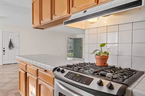 Kitchen - 38570 Rustic Ln, Yokuts Valley, CA 93657 photo 1 of 3