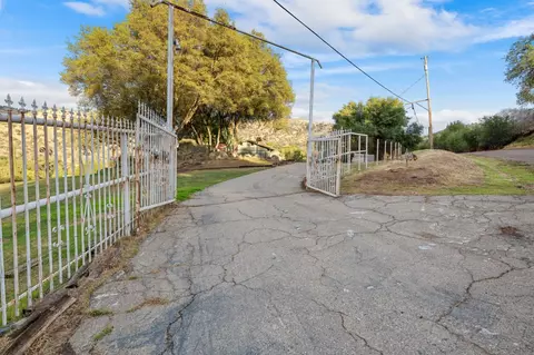 Exterior - 38570 Rustic Ln, Yokuts Valley, CA 93657 photo 14 of 20