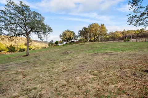 Exterior - 38570 Rustic Ln, Yokuts Valley, CA 93657 photo 15 of 20