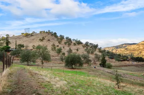 Exterior - 38570 Rustic Ln, Yokuts Valley, CA 93657 photo 18 of 20