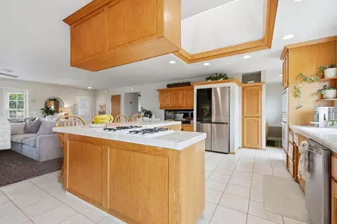 Kitchen - 9317 14th Ave, Hanford, CA 93230 photo 5 of 6