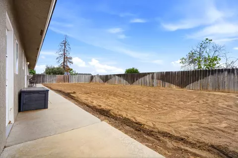 Exterior - 9317 14th Ave, Hanford, CA 93230 photo 4 of 12