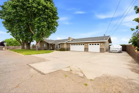 Exterior - 9317 14th Ave, Hanford, CA 93230 photo 11 of 12