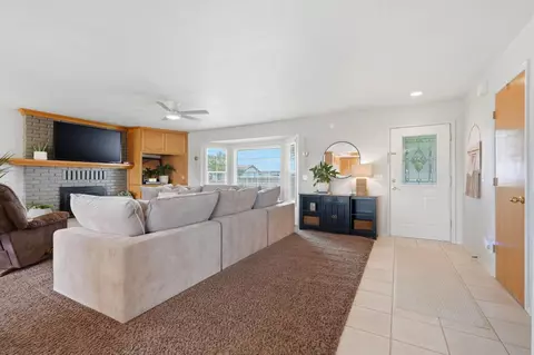Entry Way - 9317 14th Ave, Hanford, CA 93230 photo 1 of 1