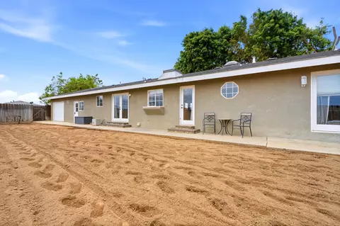 Exterior - 9317 14th Ave, Hanford, CA 93230 photo 6 of 12