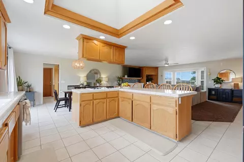 Kitchen - 9317 14th Ave, Hanford, CA 93230 photo 4 of 6