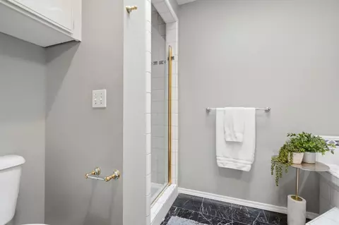Bath - 9317 14th Ave, Hanford, CA 93230 photo 5 of 5