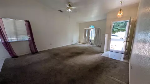 Living - 575 Macadamia Ave, Madera, CA 93637 photo 1 of 2