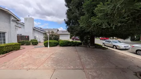 Exterior - 575 Macadamia Ave, Madera, CA 93637 photo 4 of 8