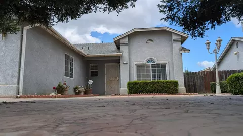 Exterior - 575 Macadamia Ave, Madera, CA 93637 photo 3 of 8