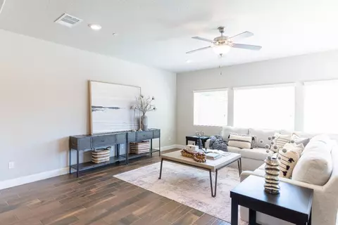 Living - 4158 Duncan Ave, Clovis, CA 93619 photo 1 of 3