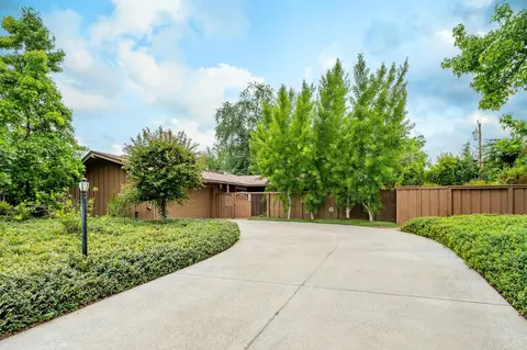 1288 W San Jose Ave, Fresno, CA 93711