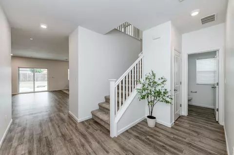 Entry Way - 1391 Shoreside Dr, Madera, CA 93637 photo 2 of 3