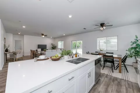 Kitchen - 1391 Shoreside Dr, Madera, CA 93637 photo 3 of 4