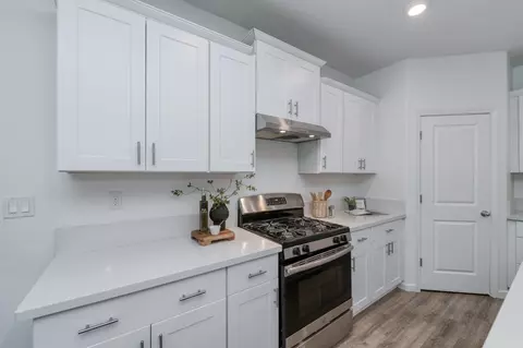 Kitchen - 1391 Shoreside Dr, Madera, CA 93637 photo 2 of 4