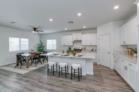 Kitchen - 1391 Shoreside Dr, Madera, CA 93637 photo 4 of 4