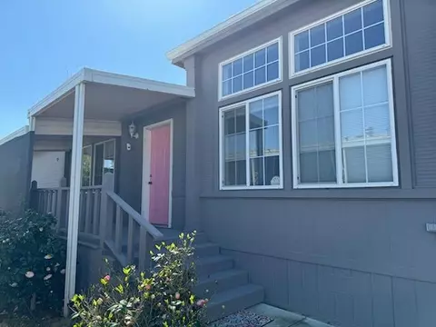 860 E Grangeville Blvd #166, Hanford, CA 93230