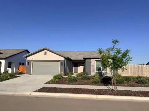 2935 21st Ave, Kingsburg, CA 93631
