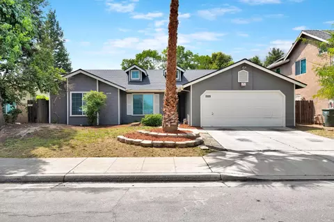2323 N Milburn Ave, Fresno, CA 93722