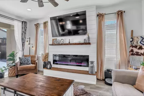 Living - 4433 Oak Knoll Rd, Madera, CA 93636 photo 3 of 3
