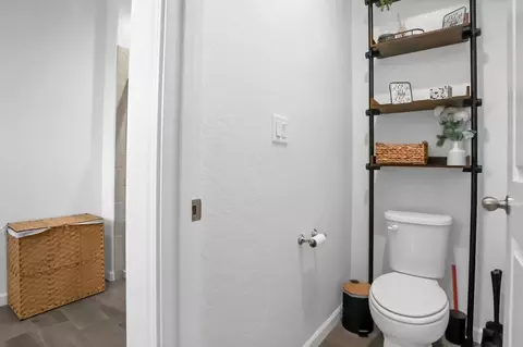 Bath - 4433 Oak Knoll Rd, Madera, CA 93636 photo 2 of 3