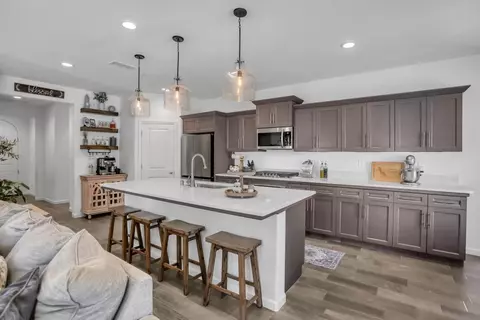 Kitchen - 4433 Oak Knoll Rd, Madera, CA 93636 photo 2 of 4