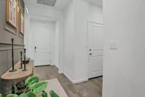 Entry Way - 4433 Oak Knoll Rd, Madera, CA 93636 photo 2 of 7