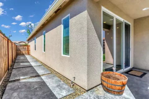 Entry Way - 4433 Oak Knoll Rd, Madera, CA 93636 photo 7 of 7
