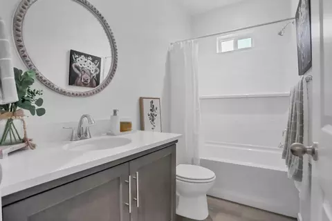 Bath - 4433 Oak Knoll Rd, Madera, CA 93636 photo 3 of 3