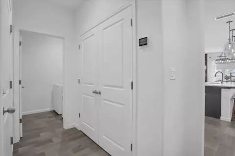 Entry Way - 4433 Oak Knoll Rd, Madera, CA 93636 photo 5 of 7