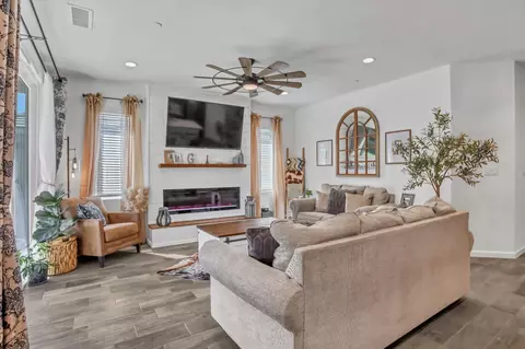 Living - 4433 Oak Knoll Rd, Madera, CA 93636 photo 1 of 3