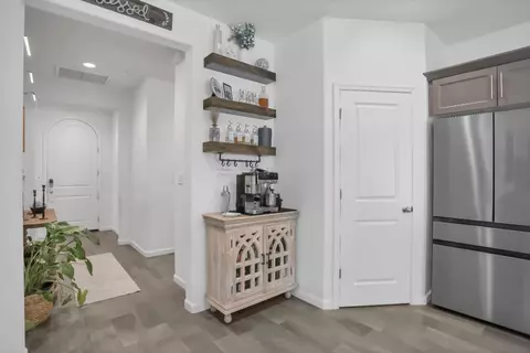 Entry Way - 4433 Oak Knoll Rd, Madera, CA 93636 photo 1 of 7