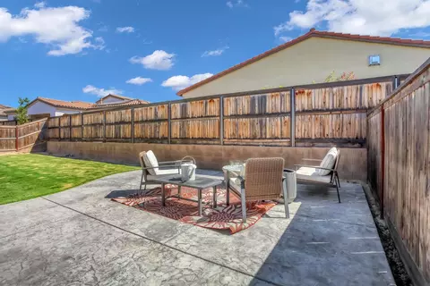 Exterior - 4433 Oak Knoll Rd, Madera, CA 93636 photo 7 of 12