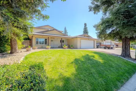 3609 W Evergreen Ct, Visalia, CA 93277