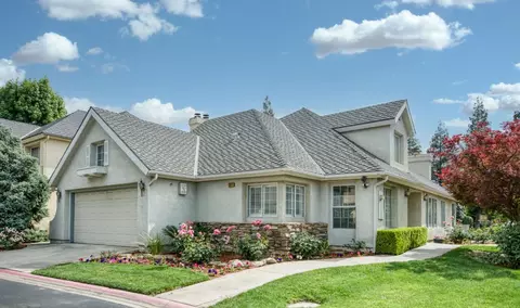 2977 W Pembrook, Fresno, CA 93711
