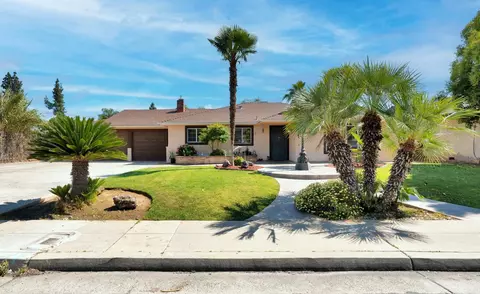 1758 Barstow Ave, Clovis, CA 93611