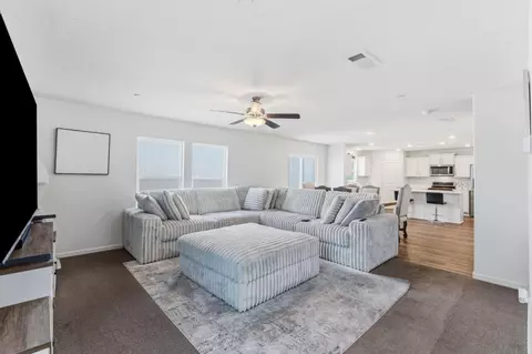 Living - 1541 Seneca Dr, Madera, CA 93637 photo 1 of 3