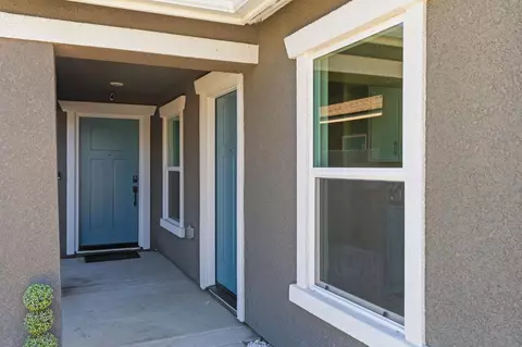 Entry Way - 1541 Seneca Dr, Madera, CA 93637 photo 1 of 12