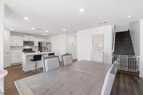 Entry Way - 1541 Seneca Dr, Madera, CA 93637 photo 3 of 12