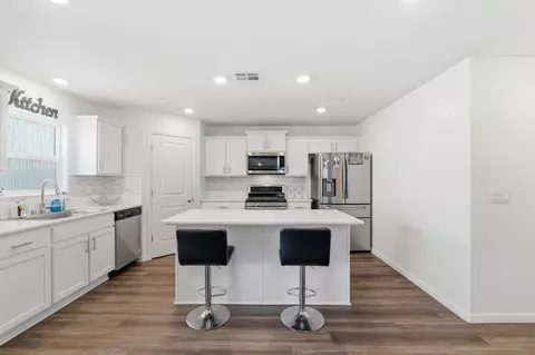 Kitchen - 1541 Seneca Dr, Madera, CA 93637 photo 1 of 3
