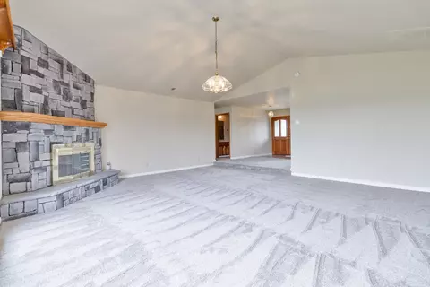 Living - 9200 Highway 41, Lemoore, CA 93245 photo 4 of 10