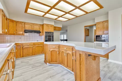 Kitchen - 9200 Highway 41, Lemoore, CA 93245 photo 3 of 6