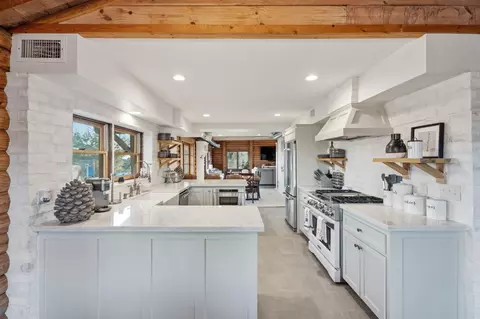 Kitchen - 20146 Nicholas Rd, Clovis, CA 93619 photo 1 of 7