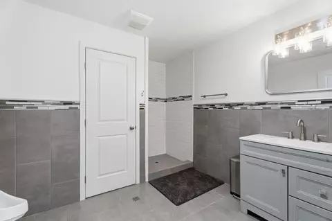 Bath - 20146 Nicholas Rd, Clovis, CA 93619 photo 4 of 4
